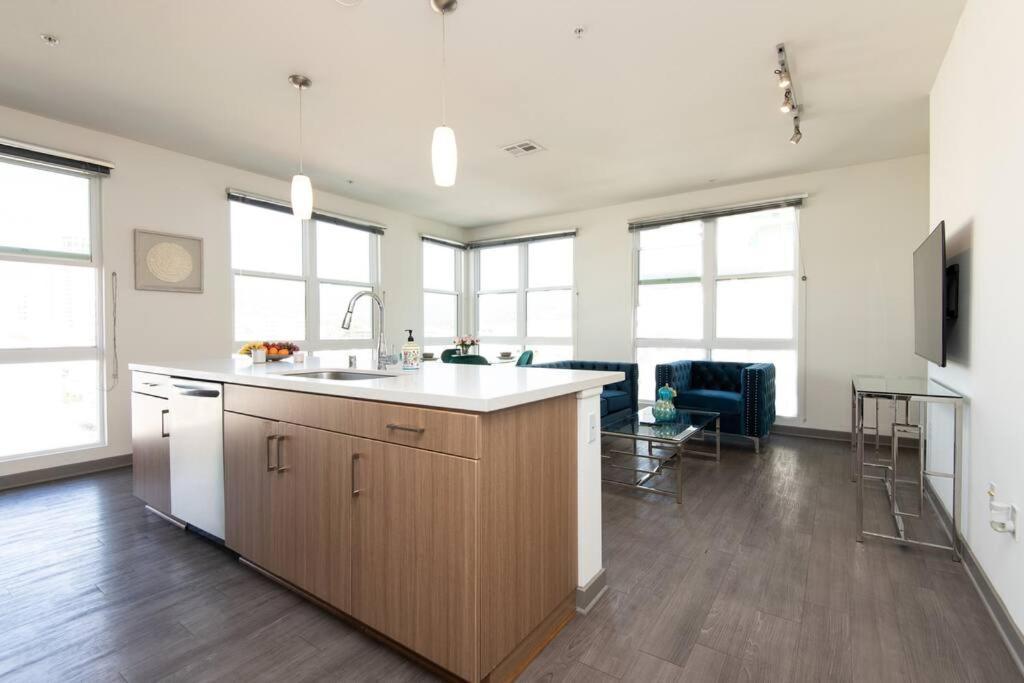 Centrally Located Apartments With Free Parking Glendale Exteriör bild